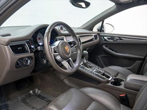 2017 Porsche Macan Base