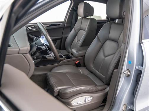 2017 Porsche Macan Base