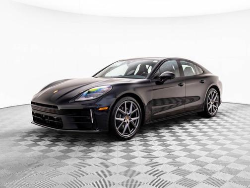 2026 Porsche Panamera 4