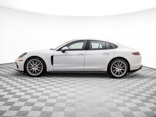 2018 Porsche Panamera 4S