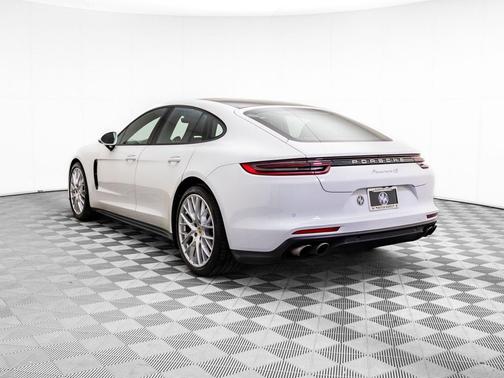 2018 Porsche Panamera 4S