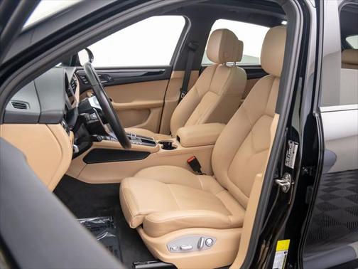 2021 Porsche Macan Base