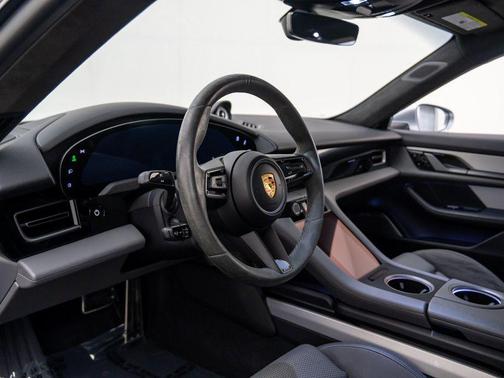 2021 Porsche Taycan Turbo