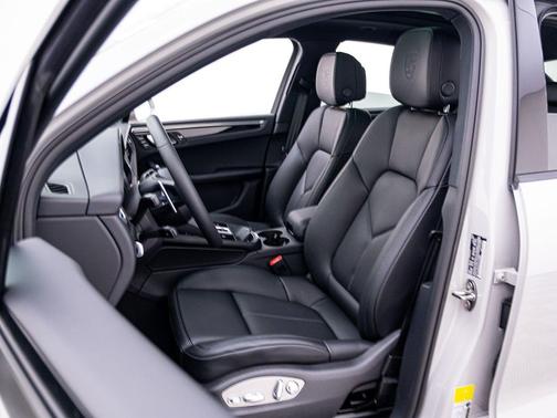 Chalk 2026 Porsche Macan Macan