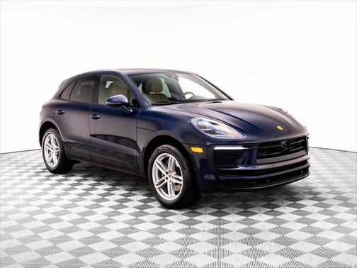 2022 Porsche Macan Base