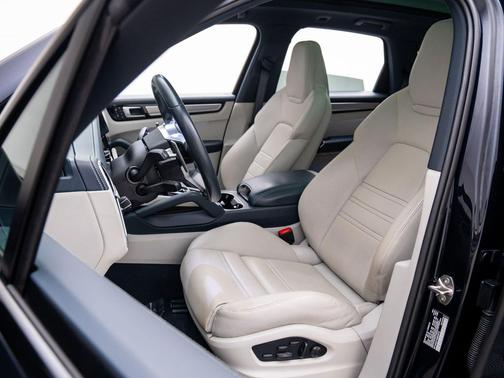 2022 Porsche Cayenne Cayenne