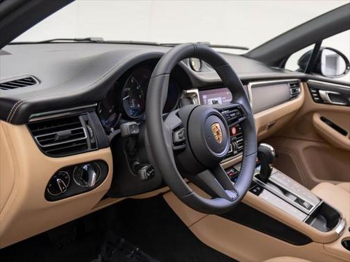 2025 Porsche Macan GTS