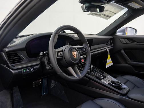 2026 Porsche 911 Carrera