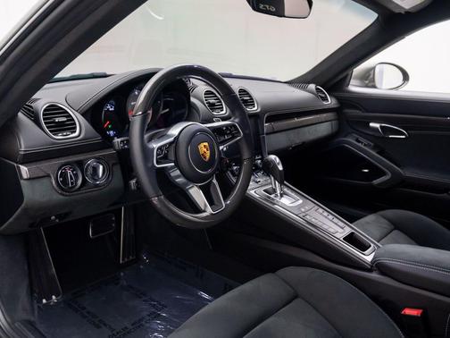 2024 Porsche 718 Cayman GTS 4.0