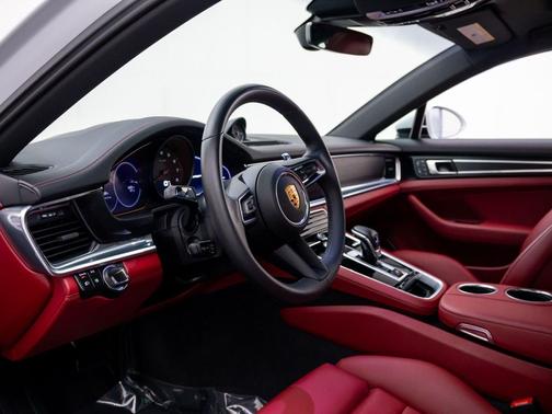 Carrara White Metallic 2023 Porsche Panamera 4 Platinum Edition