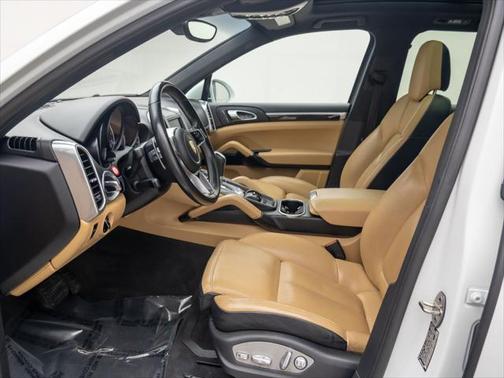 2016 Porsche Cayenne Base