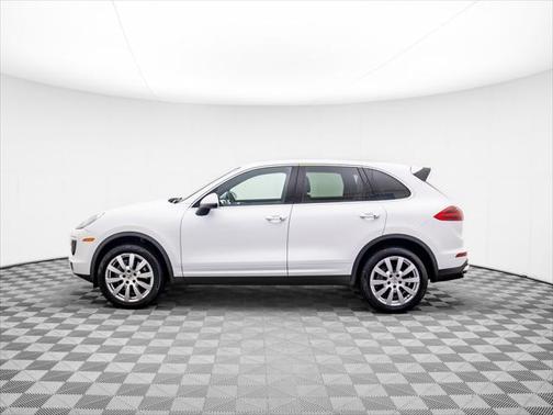 2016 Porsche Cayenne Base