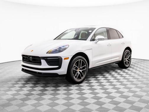 2026 Porsche Macan 