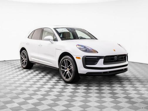 2026 Porsche Macan 