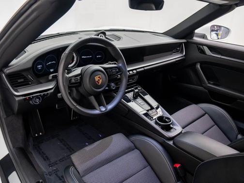 2020 Porsche 911 Carrera S