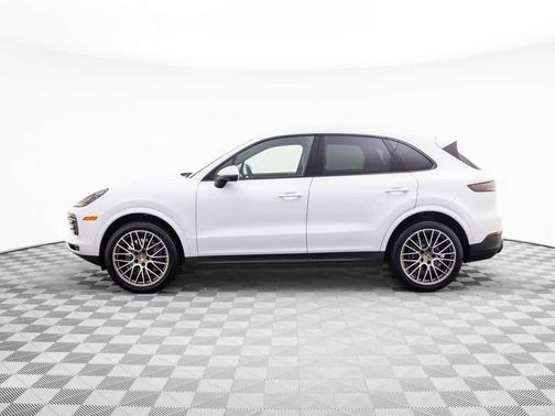 2023 Porsche Cayenne Platinum Edition