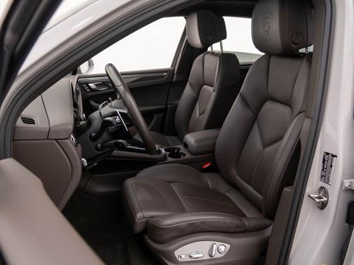2023 Porsche Macan 