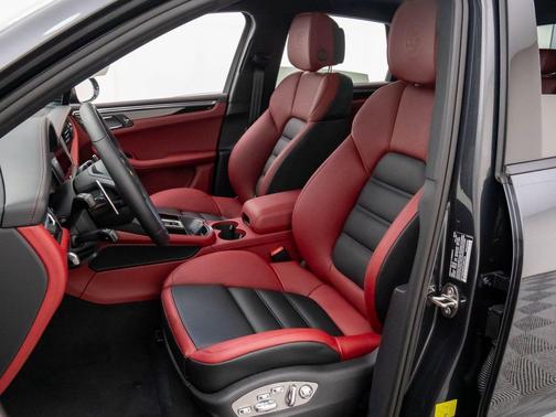 2026 Porsche Macan S