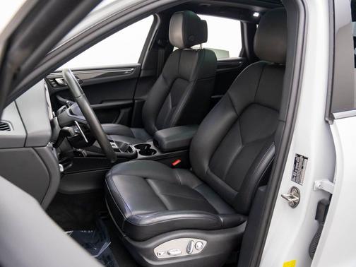 2023 Porsche Macan S