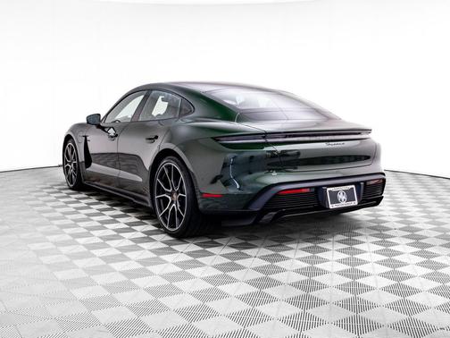 Oak Green Metallic Neo 2026 Porsche Taycan 4