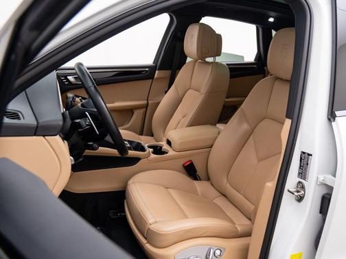 2023 Porsche Macan S