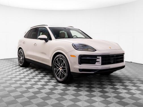 Cashmere Beige Metallic 2026 Porsche Cayenne Cayenne