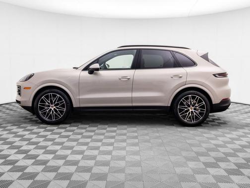 Cashmere Beige Metallic 2026 Porsche Cayenne Cayenne