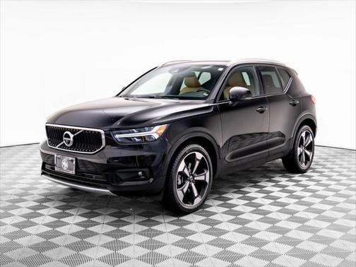2020 Volvo XC40 T5 Momentum
