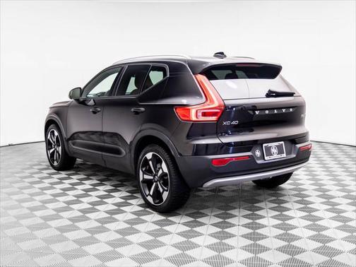 2020 Volvo XC40 T5 Momentum