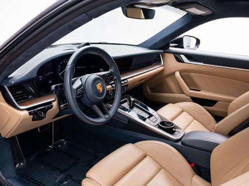 2021 Porsche 911 Carrera