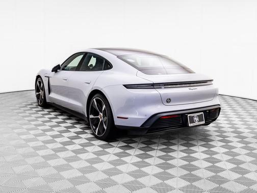 2022 Porsche Taycan 