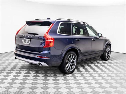 2019 Volvo XC90 T5 Momentum