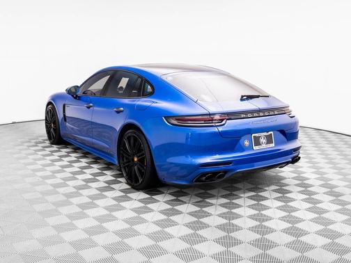2018 Porsche Panamera Turbo