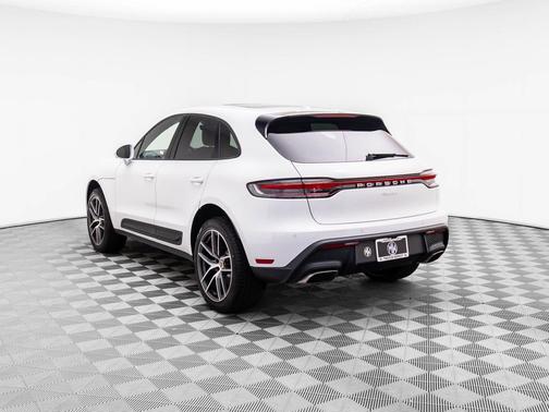 2025 Porsche Macan 