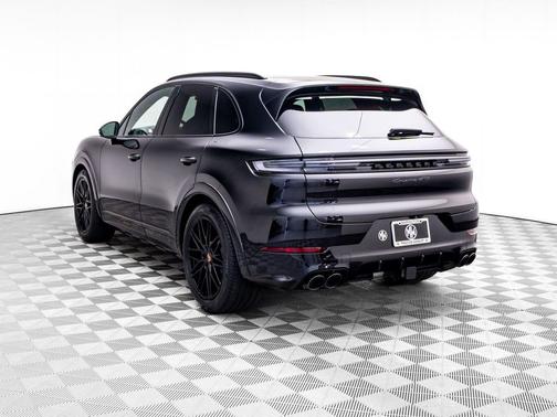 Chromite Black Metallic 2026 Porsche Cayenne GTS