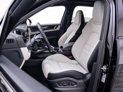 Chromite Black Metallic 2026 Porsche Cayenne GTS