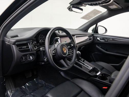 2023 Porsche Macan 
