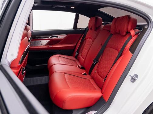 Alpine White 2021 BMW ALPINA B7 xDrive