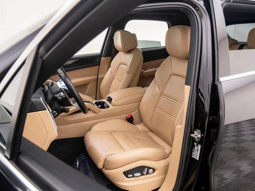 2020 Porsche Cayenne Cayenne