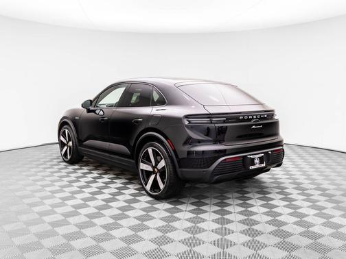 2024 Porsche Macan 4
