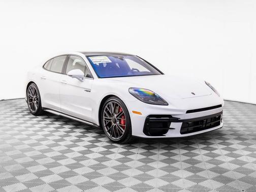2026 Porsche Panamera Turbo