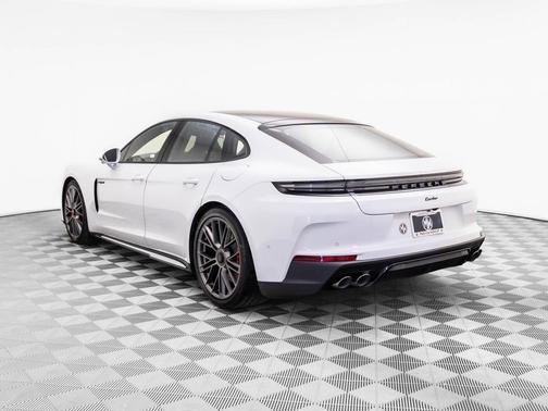 2026 Porsche Panamera Turbo