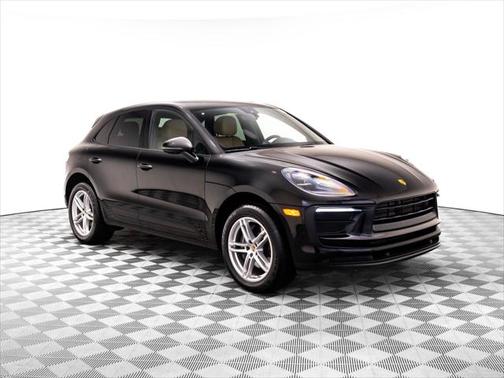 2022 Porsche Macan Base