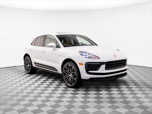 2022 Porsche Macan Base