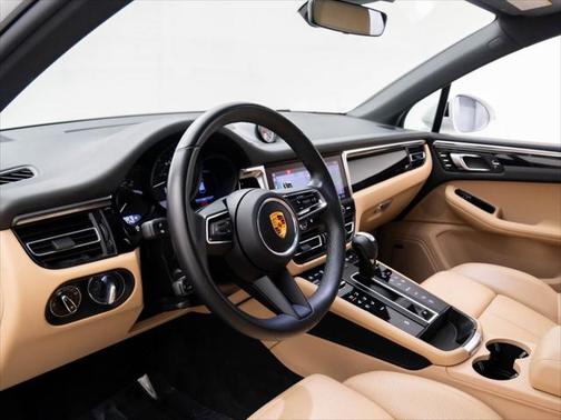 2022 Porsche Macan Base