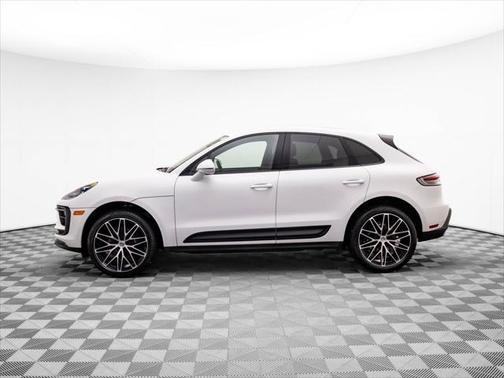 2022 Porsche Macan Base
