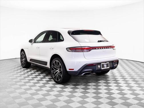 2022 Porsche Macan Base