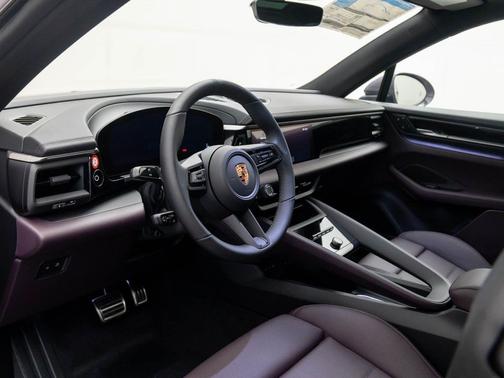 2025 Porsche Macan 4S