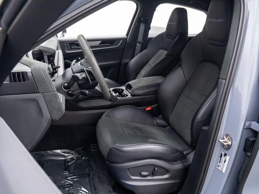2024 Porsche Cayenne Turbo GT