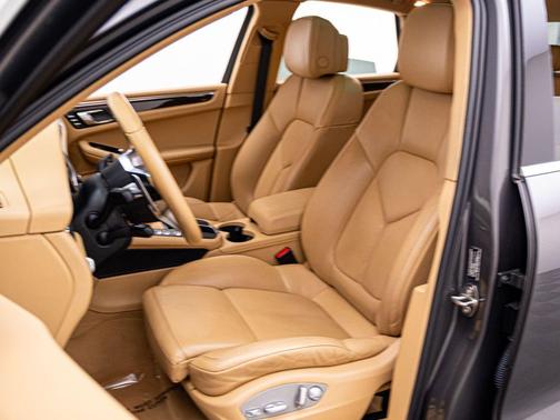 Agate Gray Metallic 2015 Porsche Macan Macan S